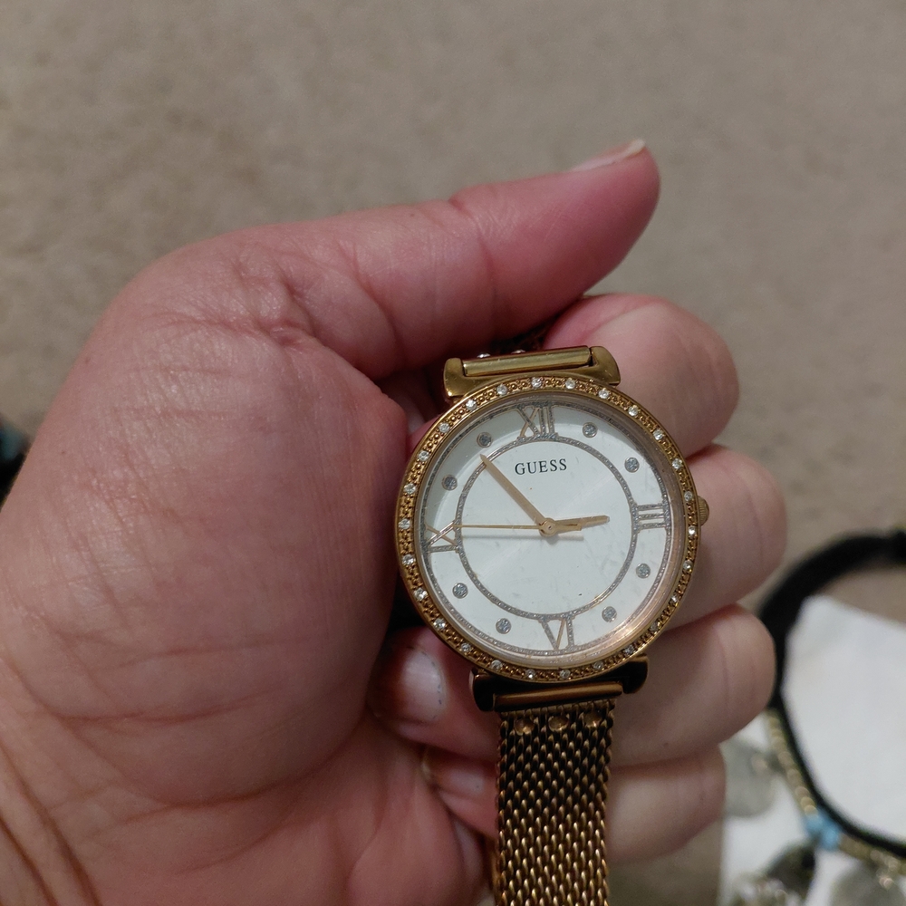 Guess Gold Women's Watch - Picture 5 of 5